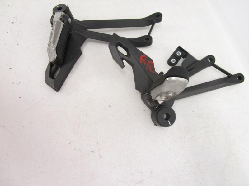 16 Kawasaki ZX 1000 M ABS Passenger Pegs 35063-1387-18R 2014-2024